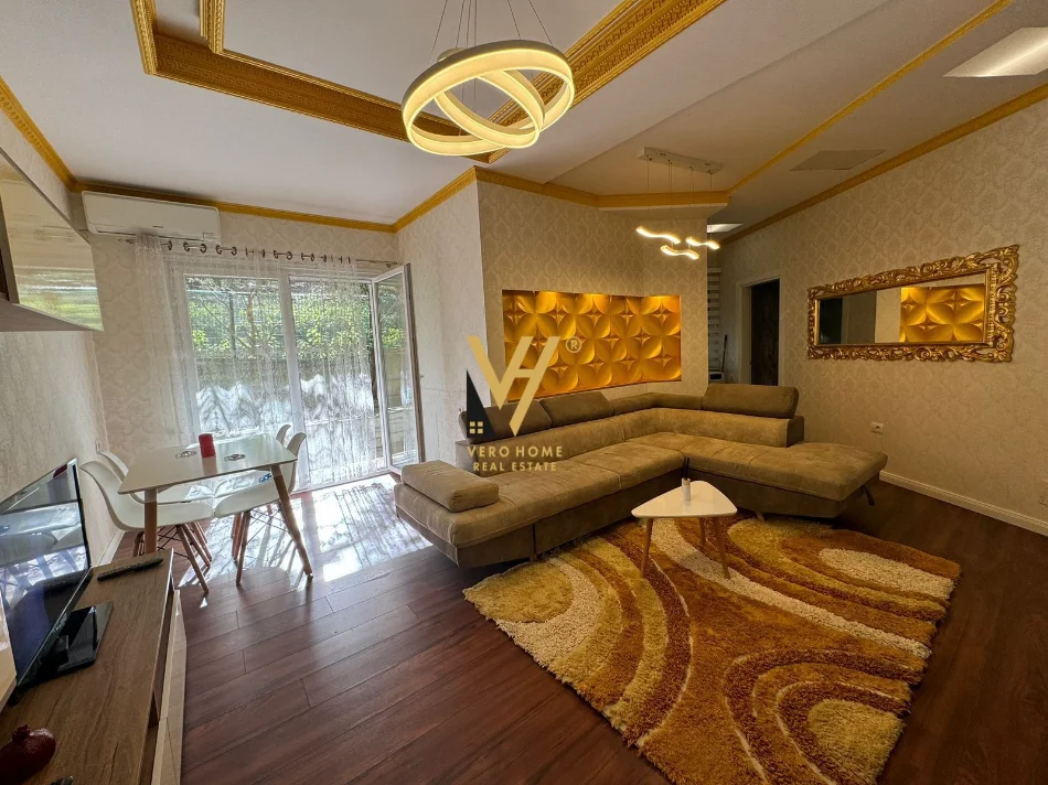 Tirane, jepet me qera apartament 2+1+Ballkon Kati 0, 140 m² 800 € (LIQENI I THATE)