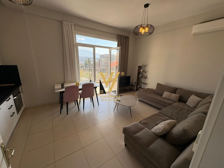 Tirane, jepet me qera apartament 2+1+Ballkon Kati 1, 98 m² 850 € (KOPSHTI ZOOLOGJIK)