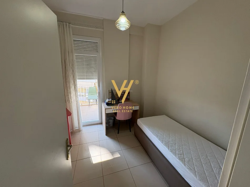 Tirane, jepet me qera apartament 2+1+Ballkon Kati 1, 98 m² 850 € (KOPSHTI ZOOLOGJIK)