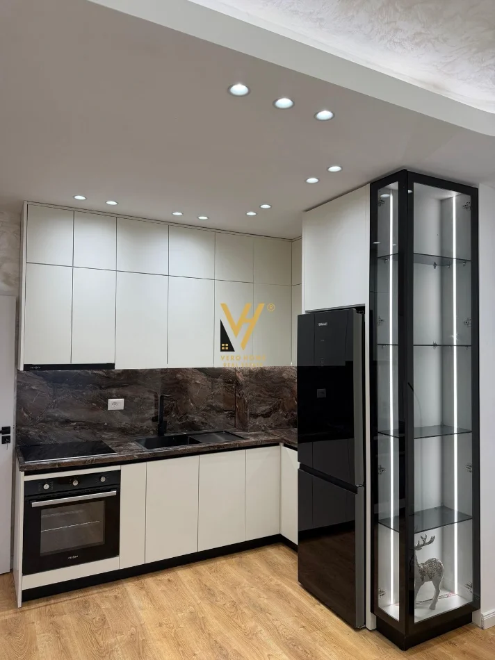 Tirane, shitet apartament 1+1+Ballkon Kati 2, 55 m² 113.000 € (YZBERISHT)