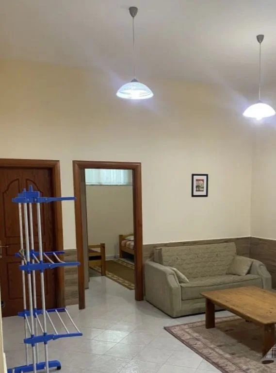 Tirane, jepet me qera apartament 1+1 Kati 1, 60 m² 350 € (RRUGA E DIBRES)