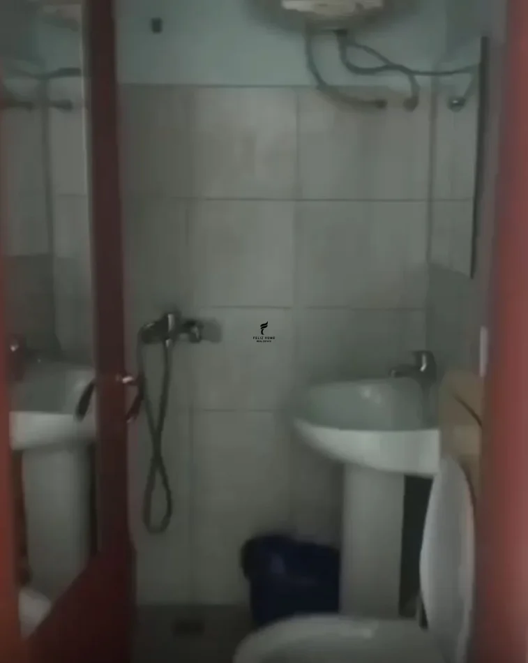 Tirane, jepet me qera apartament 1+1 Kati 3, 60 m² 300 € (PALLATI ME SHIGJETA)