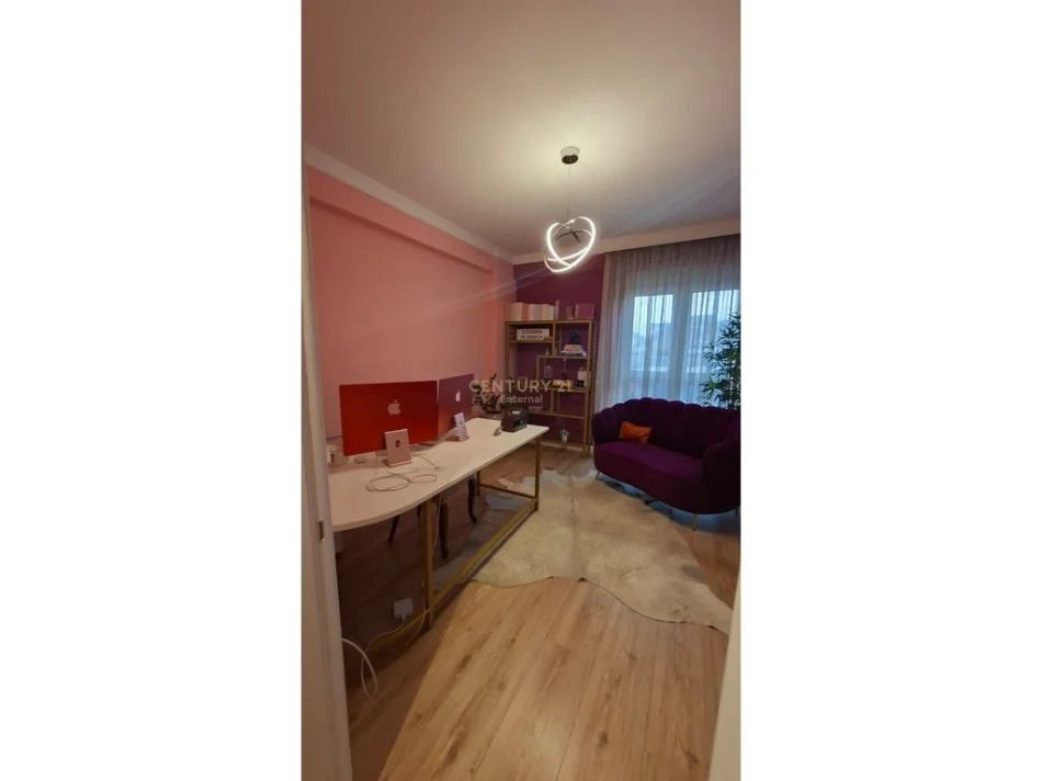 Tirane, jepet me qera nga Pronari, pa-komision ambjent biznesi Kati 4, 120 m² 650 € (Rr.Ndre Mjeda Tek Raport TV)