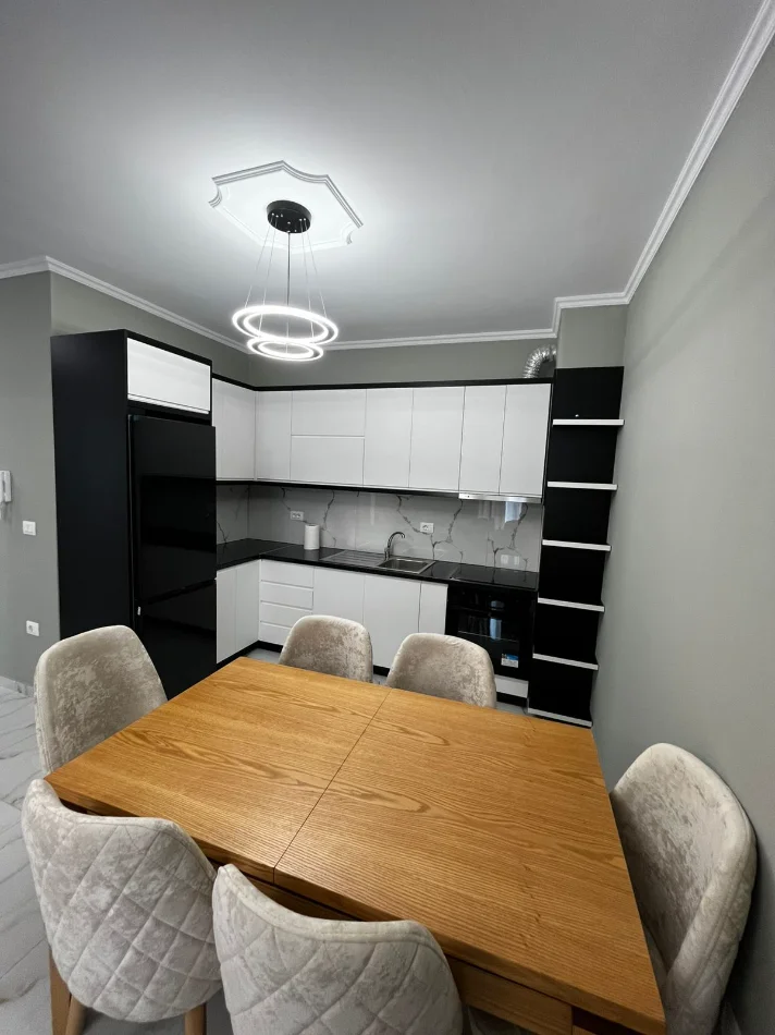 Tirane, jap me qera apartament 1+1 Kati 6, 70 m² 450 € (Kompleksi Jolla)