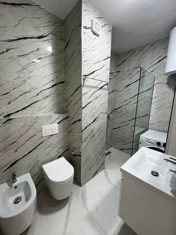 Tirane, jap me qera apartament 1+1 Kati 6, 70 m² 450 € (Kompleksi Jolla)