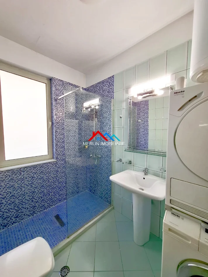 Tirane, jepet me qera apartament 2+1+Ballkon Kati 3, 115 m² 800 € (RRUGA EDUART MANO,KOPSHTI ZOOLOGJIK)