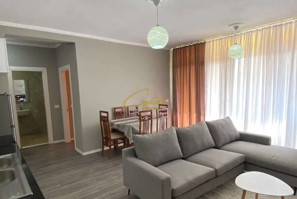 Tirane, jepet me qera apartament 1+1 Kati 2, 78 m² 450 € (BULEVARDI I RI)