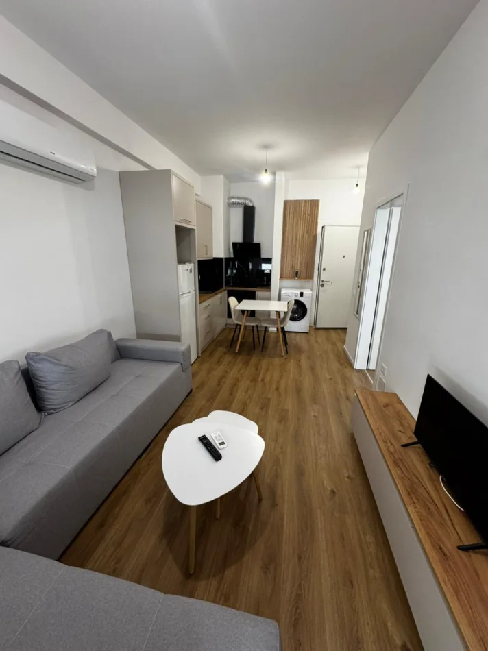 Tirane, jepet me qera apartament 1+1+Ballkon Kati 3, 50 m² 400 € (Rruga Pasho Hysa)