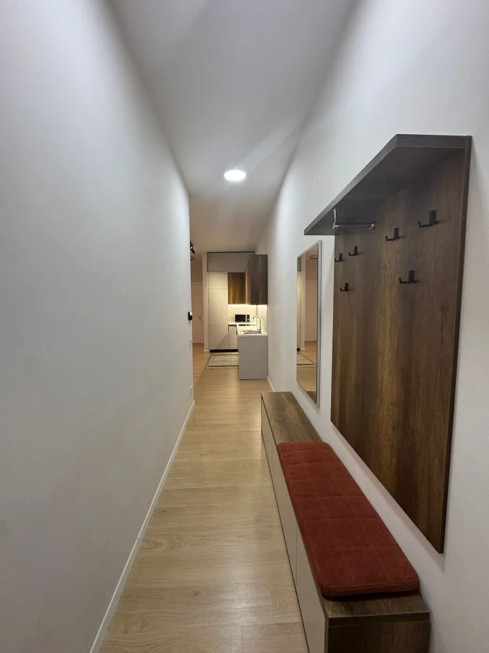Tirane, jepet me qera apartament 1+1+Aneks+Ballkon Kati 5, 81 m² 800 € 