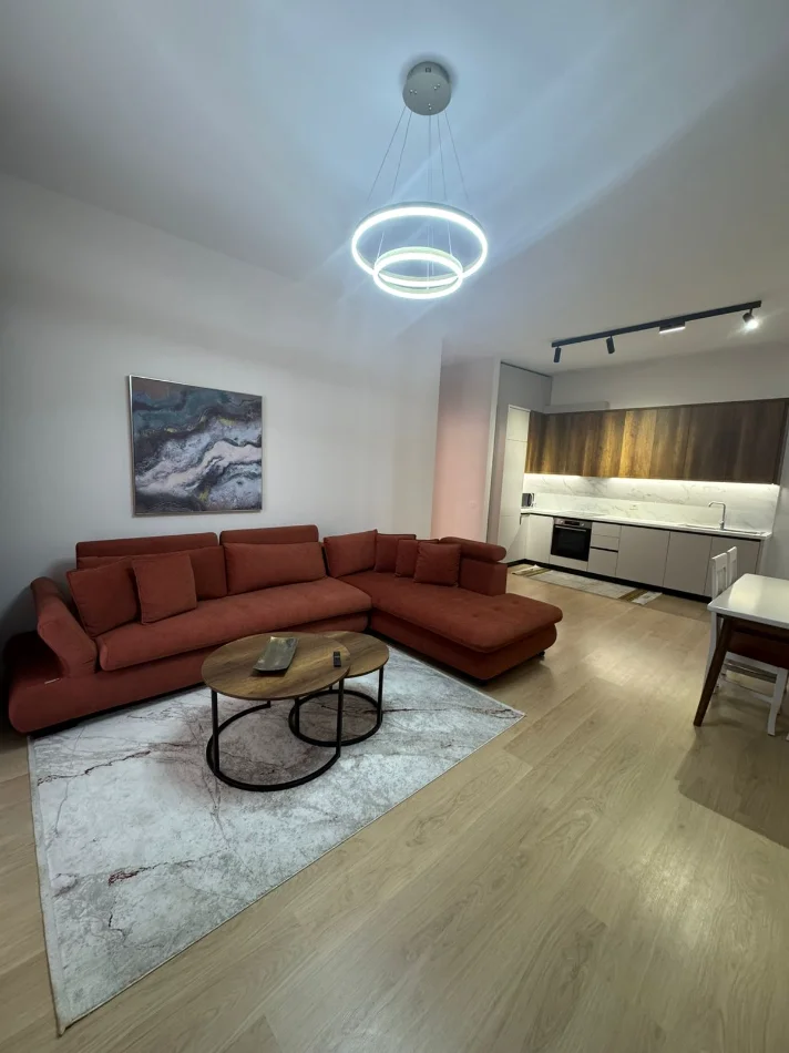 Tirane, jepet me qera apartament 1+1+Aneks+Ballkon Kati 5, 81 m² 800 € 