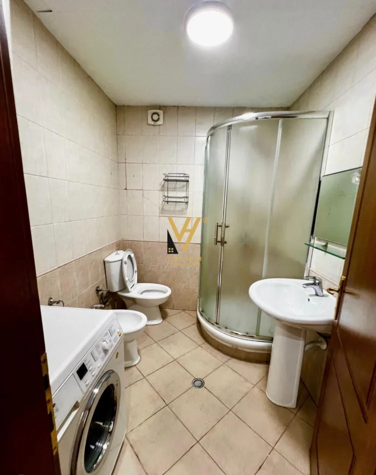 Tirane, jepet me qera apartament 1+1+Ballkon Kati 2, 69 m² 550 € (MATERNITETI I RI)