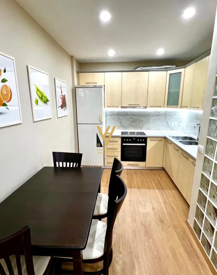 Tirane, jepet me qera apartament 1+1+Ballkon Kati 2, 69 m² 550 € (MATERNITETI I RI)