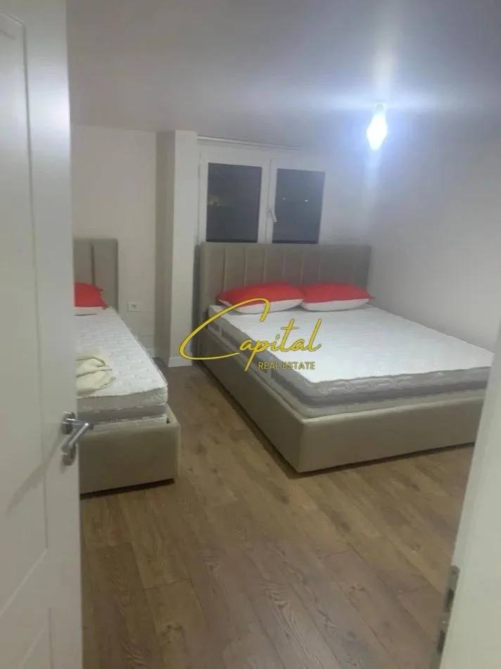 Tirane, jepet me qera apartament 1+1 Kati 4, 73 m² 450 € (SIRI KODRA)