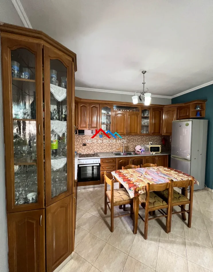 Tirane, jepet me qera apartament Kati 3, 100 m² 417 € (RRUGA HALIL KRUETANI,MISTO MAME)