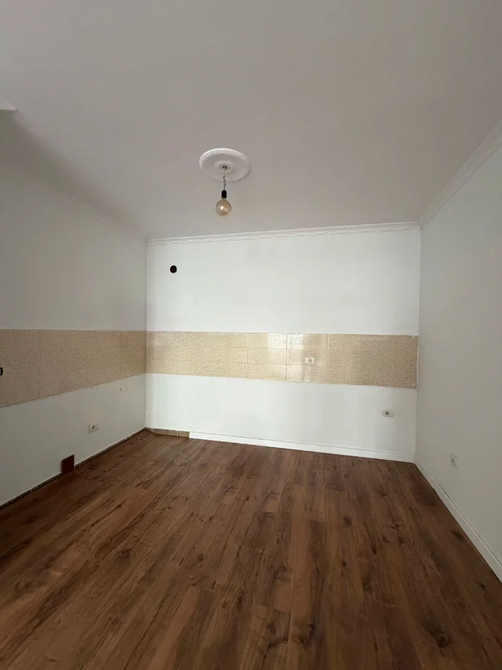 Tirane, shitet apartament 2+1+Ballkon , 91 m² 145.000 € (Astir Kompleksi Fratari)