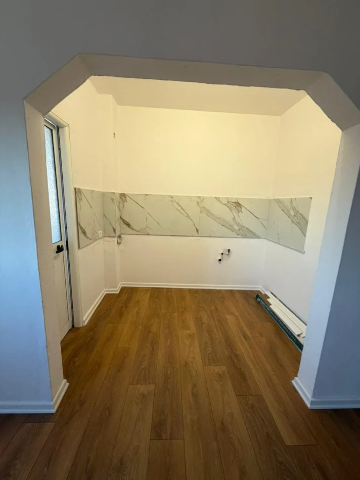 Tirane, shitet apartament 1+1 Kati 5, 58 m² 