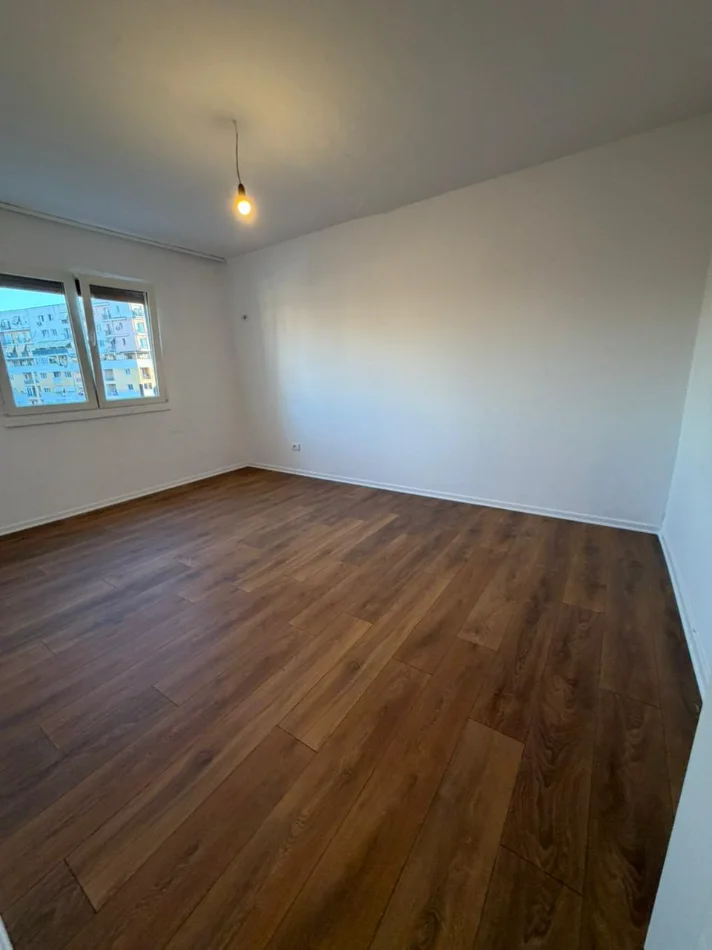 Tirane, shitet apartament 1+1 Kati 5, 58 m² 
