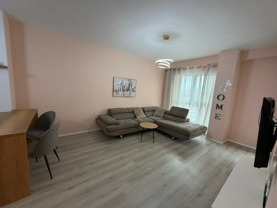 Tirane, jepet me qera apartament 1+1 Kati 5, 