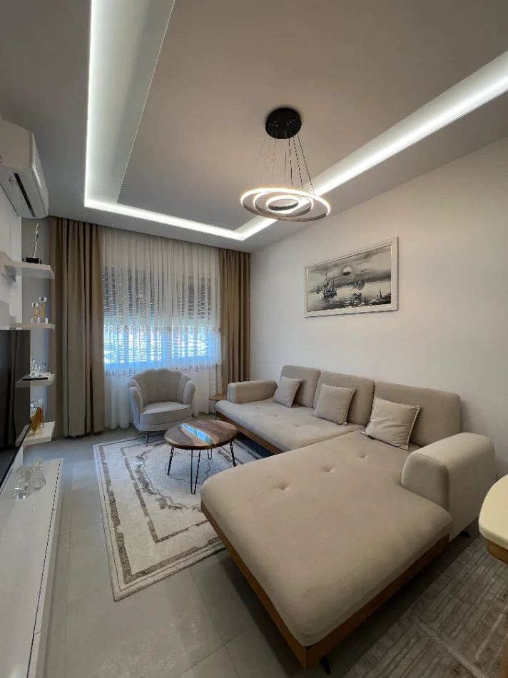 Tirane, jepet me qera apartament 2+1+Ballkon Kati 4, 82 m² 600 € (Rezidenca Henke, prane Spitalit Amerikan 3)