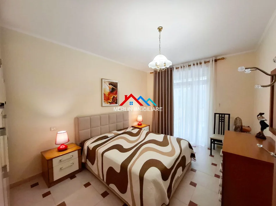 Tirane, jepet me qera apartament 1+1+Ballkon Kati 2, 80 m² 650 € (KOPSHTI BOTANIK)