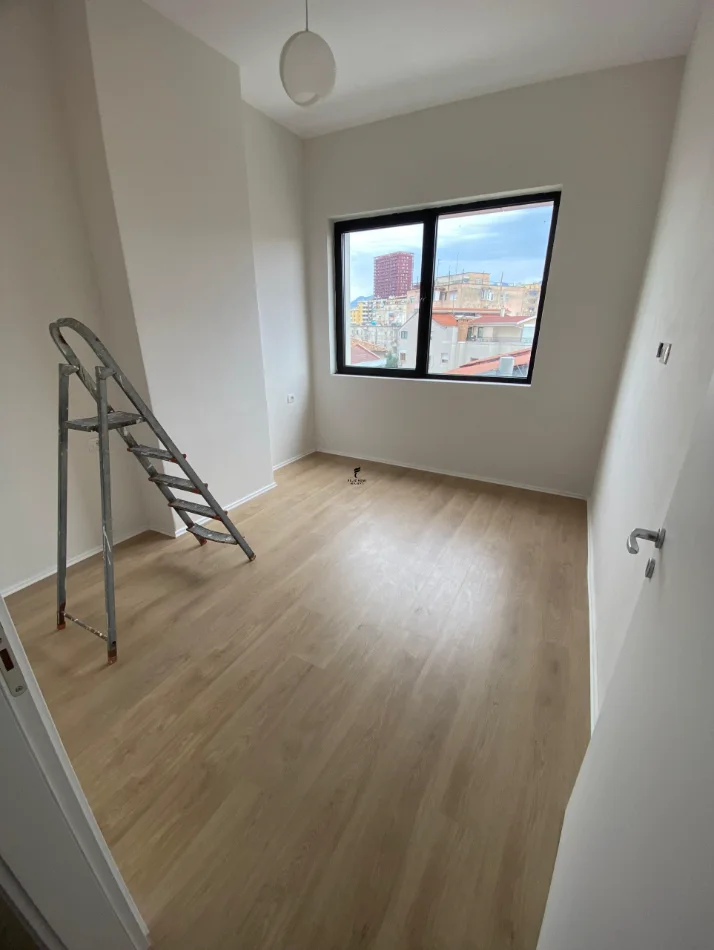 Tirane, jepet me qera zyre Kati 2, 96 m² 1.500 € (VASIL SHANTO)