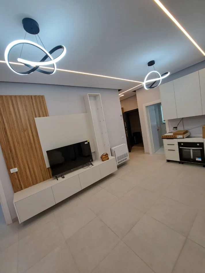 Tirane, jepet me qera apartament 2+1 Kati 5, 82 m² 600 € (5 MAJI)