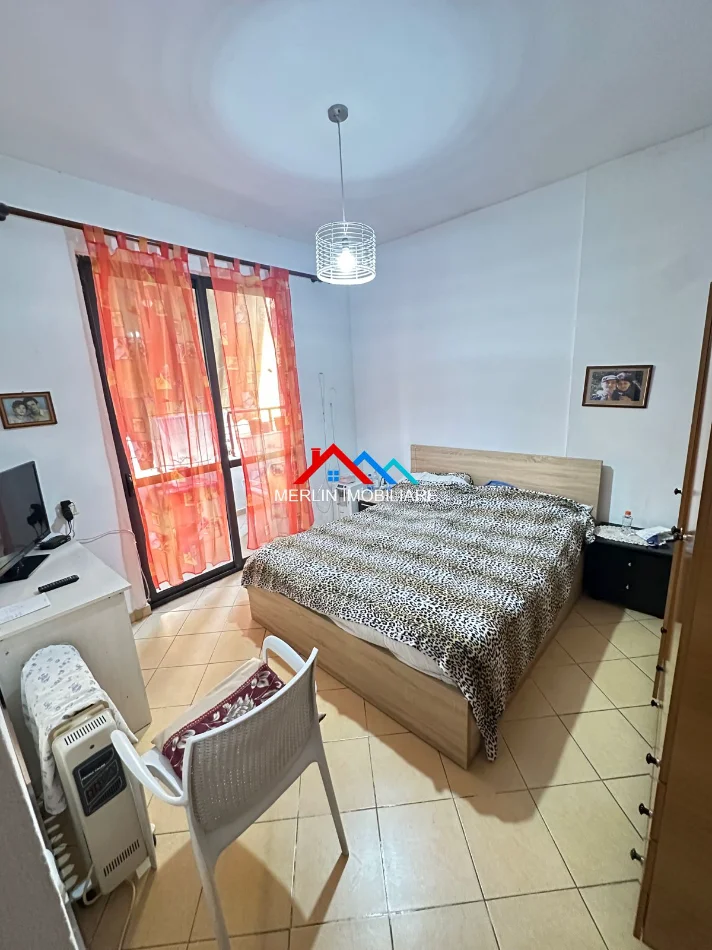 Tirane, shitet apartament 3+1+Ballkon Kati 5, 96 m² 160.000 € (RRUGA JOKLIN PERSI,YZBERISHT)