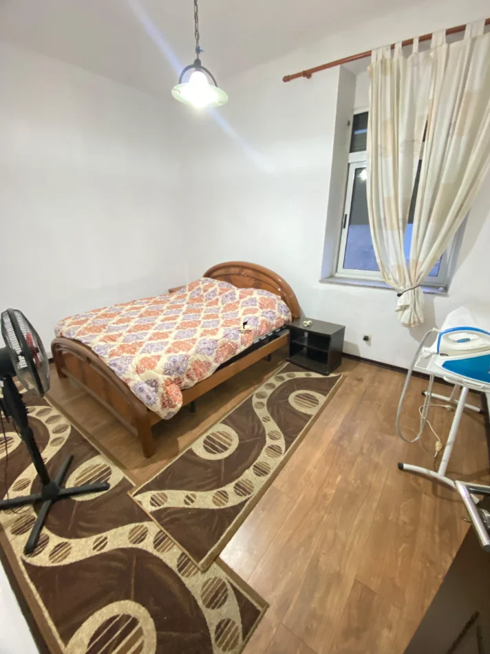 Tirane, jepet me qera apartament 2+1 Kati 2, 100 m² 500 € (STADIUMI DINAMO)