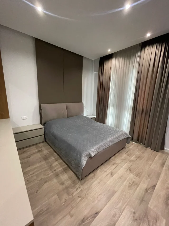Tirane, jepet me qera apartament 1+1 Kati 8, 80 m² 850 € (SQUARE 21)