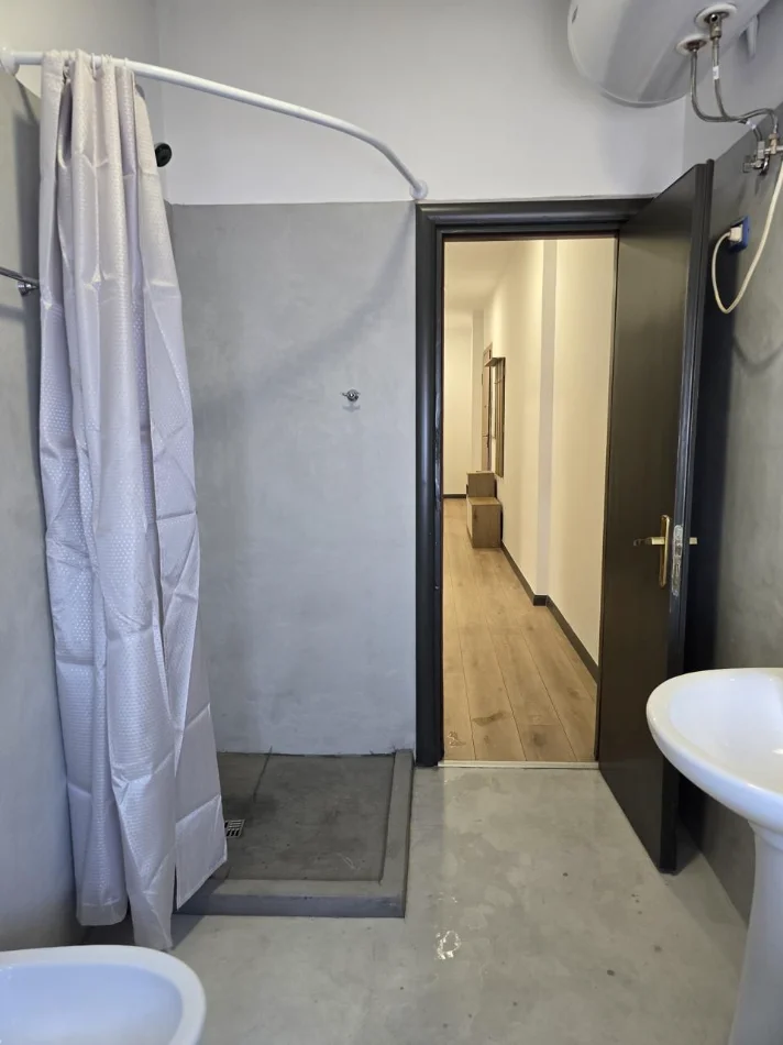 Tirane, shitet apartament 2+1 Kati 5, 82 m² 185.000 € (KOMUNA E PARISIT KRISTAL CENTER)