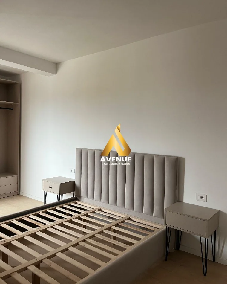 Tirane, jepet me qera apartament 1+1 Kati 3, 350 € (Rruga Osbe Kamez)