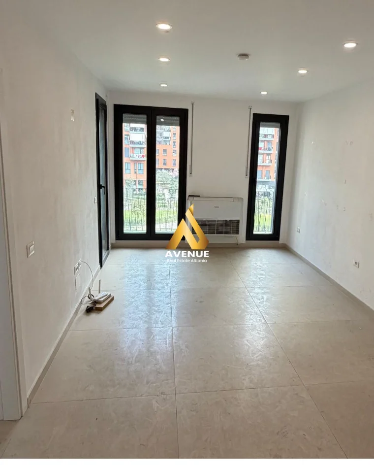 Tirane, jepet me qera ambjent biznesi Kati 3, 68 m² 500 € (KOMPLEKSI ZIRKON, TIRANË)