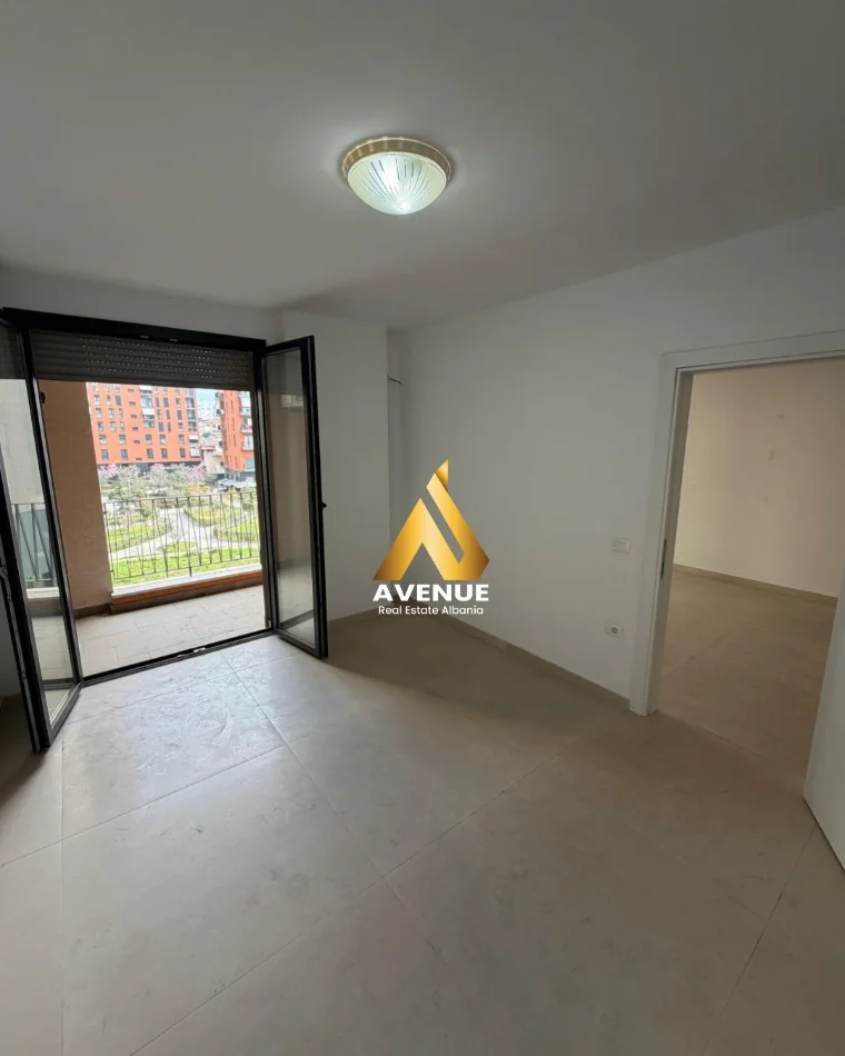 Tirane, jepet me qera ambjent biznesi Kati 3, 68 m² 500 € (KOMPLEKSI ZIRKON, TIRANË)