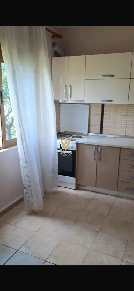 Tirane, jepet me qera shtepi 3+1+Ballkon Kati 1, 102 m² 420 € (PASKUQAN)