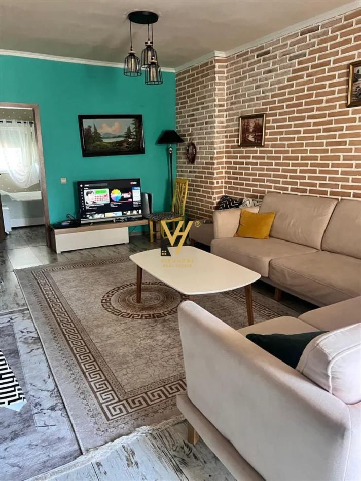 Tirane, jepet me qera apartament 2+1+Ballkon Kati 8, 100 m² 750 € (KOMUNA E PARISIT)