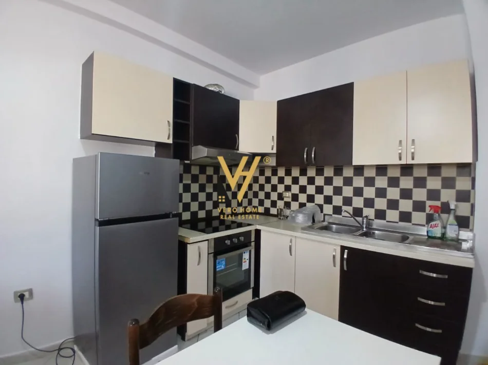 Tirane, jepet me qera apartament 2+1+Ballkon Kati 4, 85 m² 570 € (HARRY FULTZ)