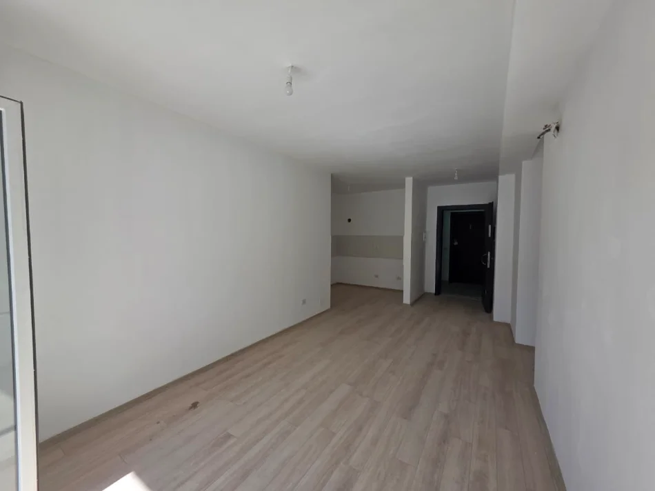 Tirane, jap me qera apartament 2+1+Aneks+Ballkon Kati 3, 112 m² 340 € (Rruga Thimi Kroj, Kombinat)