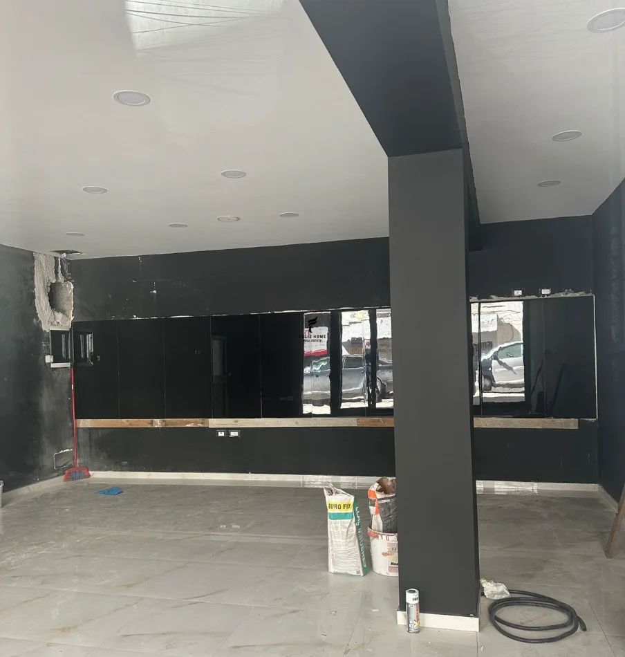 Tirane, jepet me qera dyqan Kati 0, 60 m² 600 € (VASIL SHANTO)