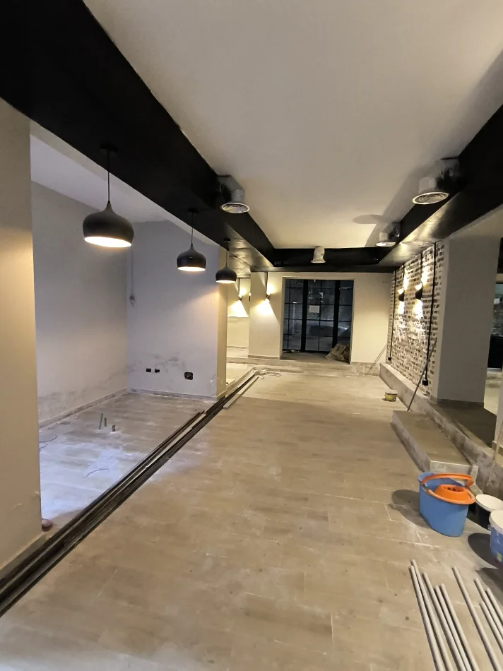 Tirane, jepet me qera dyqan Kati 0, 100 m² 1.000 € (VASIL SHANTO)