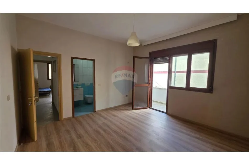 Vlore, shitet Vile 3 Katshe , 526 m² 999.000 € (Rruga Zaho Koka, Vlore)