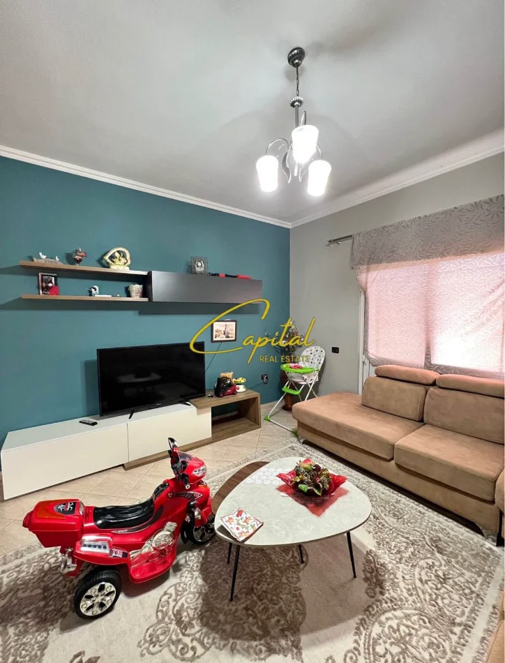 Tirane, jepet me qera apartament 2+1 Kati 3, 105 m² 400 € (YZBERISHT)