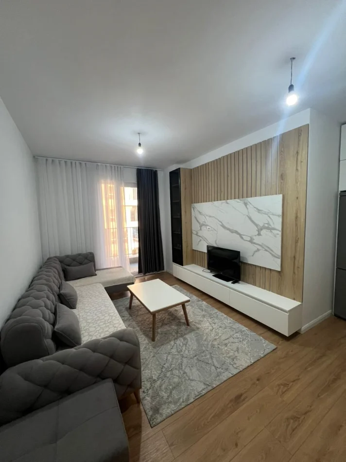 Tirane, jepet me qera apartament 1+1+Ballkon Kati 2, 58 m² 400 € (Univers City)