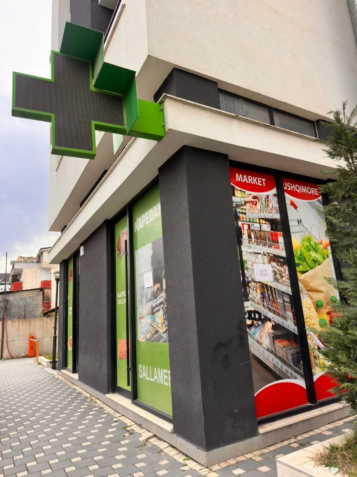 Jepet me qira ambient biznesi , 120 m² 1.000 € (Prane Spitalit Amerikan 2)