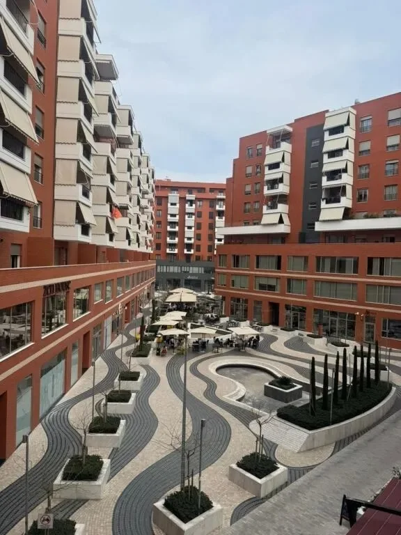 Tirane, shitet Kati 1, 170 m² 935.000 € (Kompleksi Delijorgji)