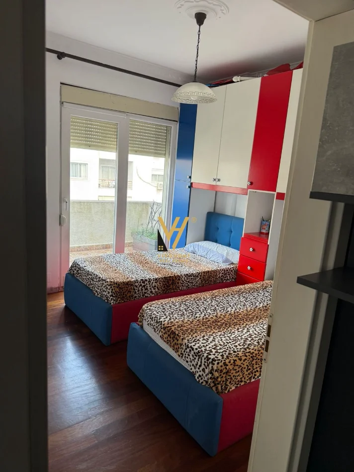 Tirane, shitet apartament 2+1+Ballkon Kati 7, 103 m² 165.000 € (UNAZA E RE)