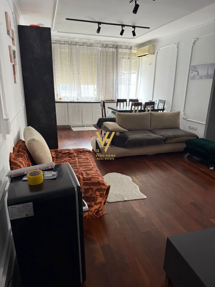 Tirane, shitet apartament 2+1+Ballkon Kati 7, 103 m² 165.000 € (UNAZA E RE)