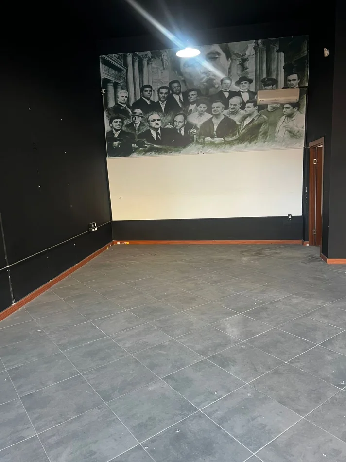 Durres, jepet me qera ambjent biznesi Kati 0, 200 m² 700 € (Qendra Tregtare Galaktik)