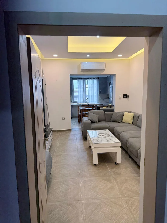 Durres, jepet me qera apartament 3+1 Kati 2, 100 m² 350 € (Shkozet)