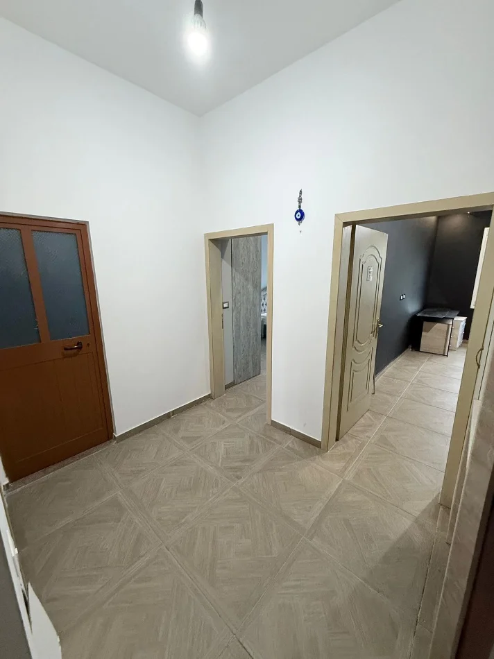 Durres, jepet me qera apartament 3+1 Kati 2, 100 m² 350 € (Shkozet)