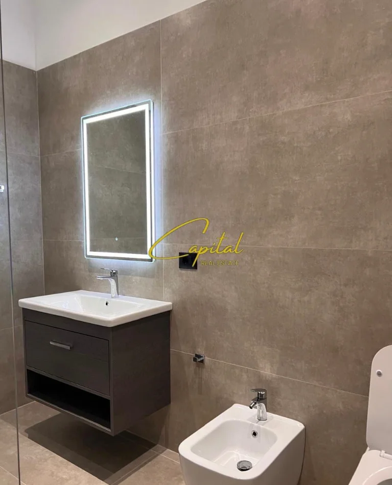 Tirane, jepet me qera apartament 1+1 Kati 1, 70 m² 600 € (RRUGA MINE PEZA)